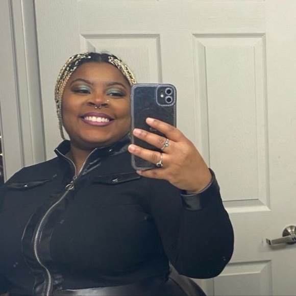 Meet your Posher, Jordyn - Picture 1 of 1